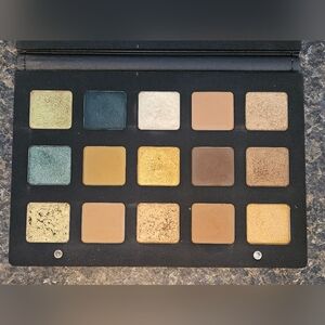 Gold palette